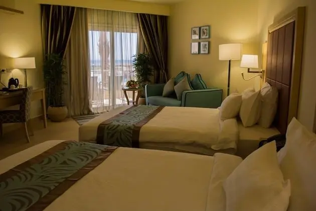 Standard room Garden (with side sea view)