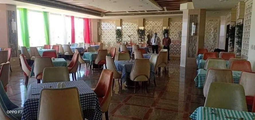 Standard room Garden (with side sea view)