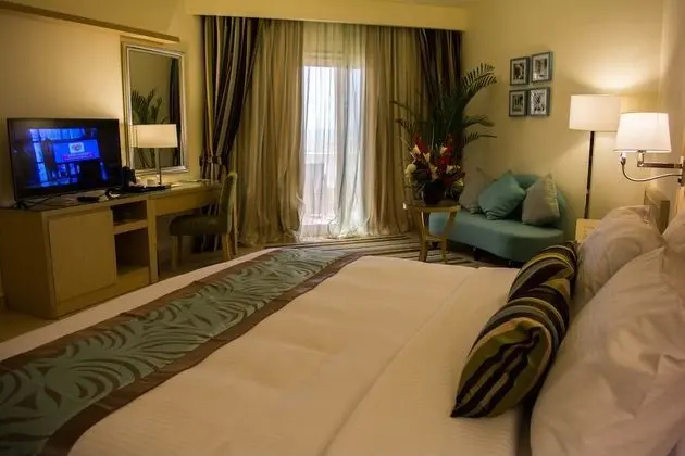 Standard suite Garden (with side sea view)