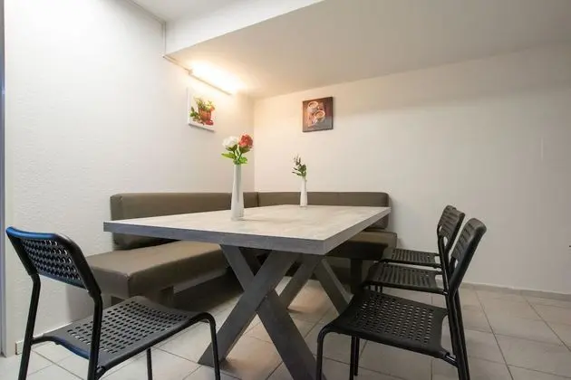 Convenient 4 Room Apartment