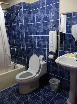 Tek Büyük Yataklı Oda, 2 Çift Kişilik Yatak