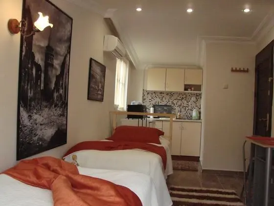 Triple Apartment with Terrace Annex Building