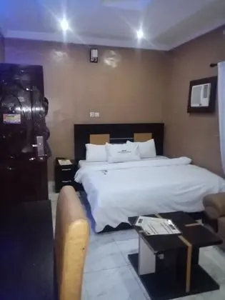Deluxe Tek Büyük Yataklı Oda