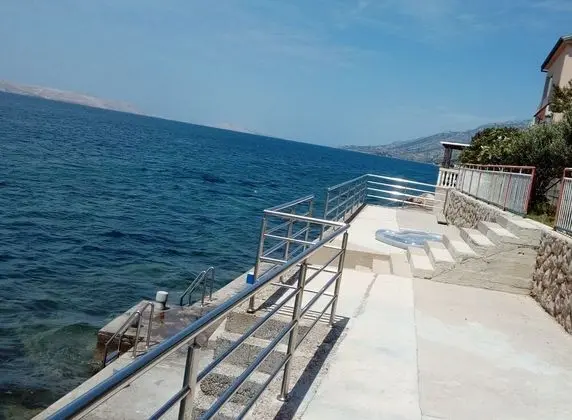 Apart Daire (Toma - 5m from the sea with parking -)