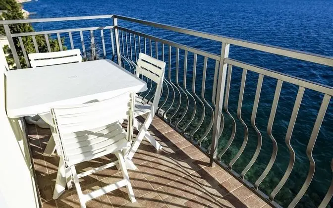Apart Daire (Toma - 5m from the sea with parking -)