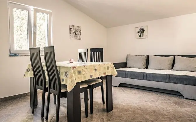 Apart Daire (Toma - 5m from the sea with parking -)