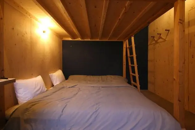Dört Kişilik Oda, Ortak Banyo