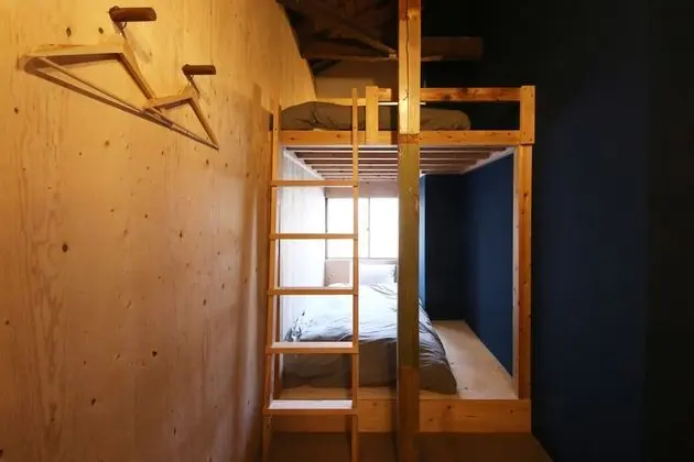 Dört Kişilik Oda, Ortak Banyo