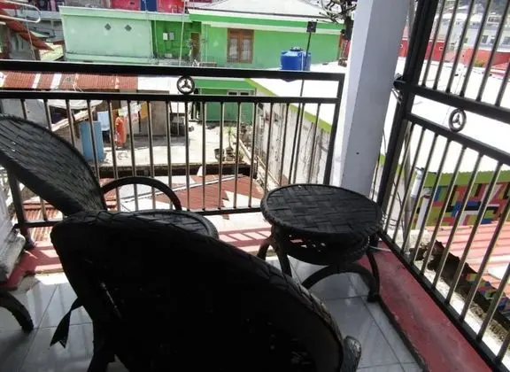 Tek Büyük Yataklı Oda, Balkon