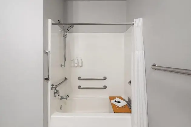 Engellilere uygun banyo