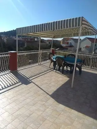 Apart Daire (Tomi - with a large terrace (30m2) - )