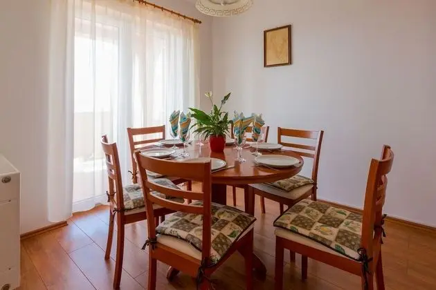 Apart Daire (Tomica - open pool - A1 veliki(4+2))