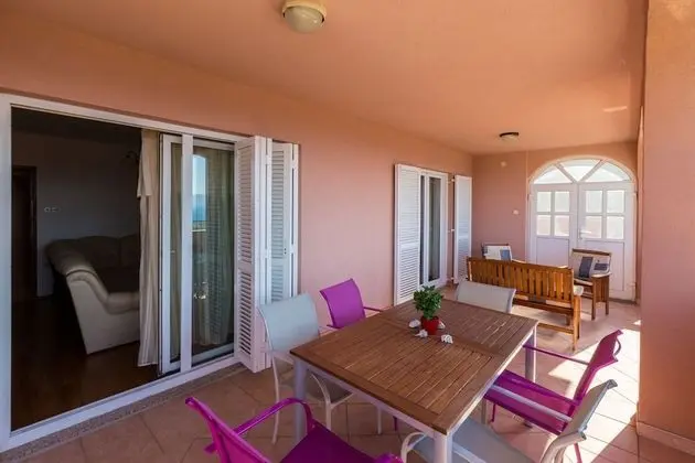 Apart Daire (Tomica - open pool - A1 veliki(4+2))