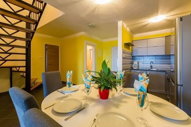 Apart Daire (Tomica - open pool - A4 dvoetažni(4+)