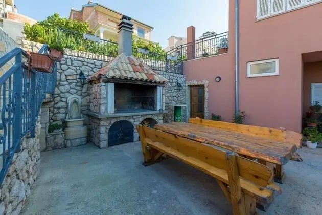 Apart Daire (Tomica - open pool - A4 dvoetažni(4+)