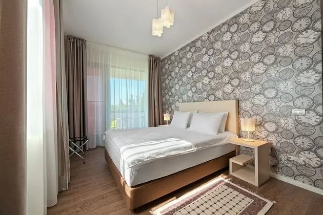 Apart Daire, 2 Yatak Odası, Balkon, Kısmi Göl Manzaralı