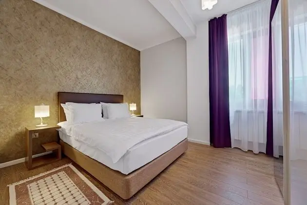 Apart Daire, 2 Yatak Odası, Balkon, Kısmi Göl Manzaralı