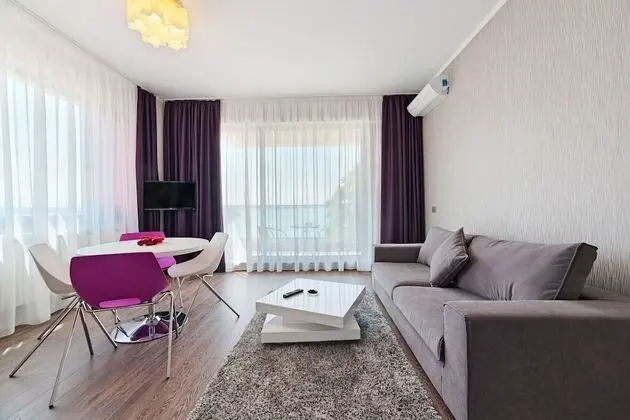 Apart Daire, 2 Yatak Odası, Balkon, Kısmi Göl Manzaralı