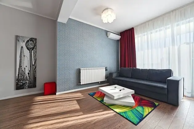 Apart Daire, 2 Yatak Odası, Balkon, Kısmi Göl Manzaralı