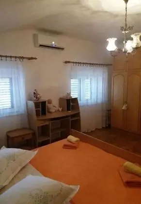 Ev (Tomislav - 100 m from sea - H(4+2))