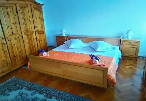 Ev (Tomislav - 100 m from sea - H(4+2))