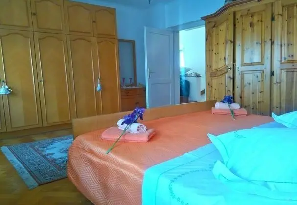 Ev (Tomislav - 100 m from sea - H(4+2))