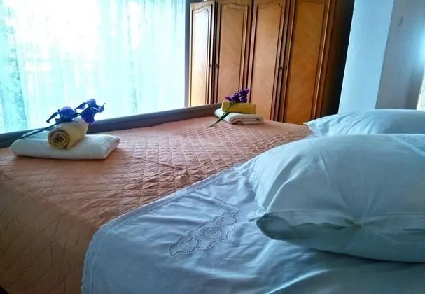 Ev (Tomislav - 100 m from sea - H(4+2))