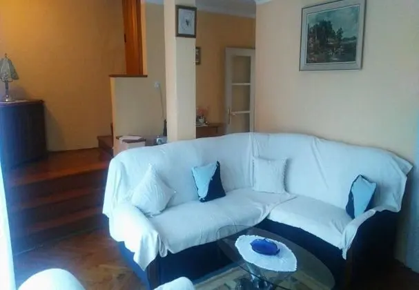 Ev (Tomislav - 100 m from sea - H(4+2))