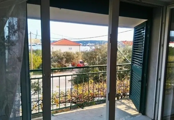 Ev (Tomislav - 100 m from sea - H(4+2))