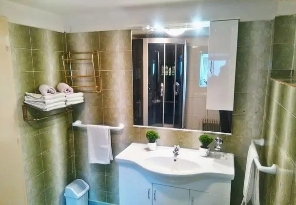 Ev (Tomislav - 100 m from sea - H(4+2))