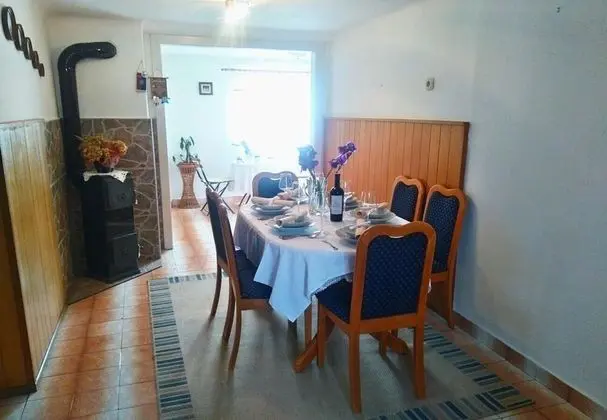 Ev (Tomislav - 100 m from sea - H(4+2))