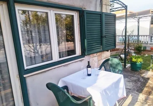 Ev (Tomislav - 100 m from sea - H(4+2))