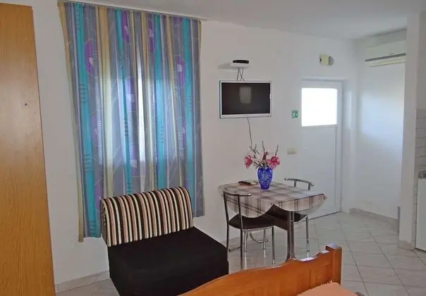 Stüdyo (Tomislav - 120 m from beach - SA2(2))