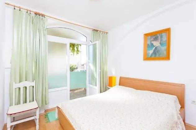 Apart Daire (Tomislava - ground floor apartments -)