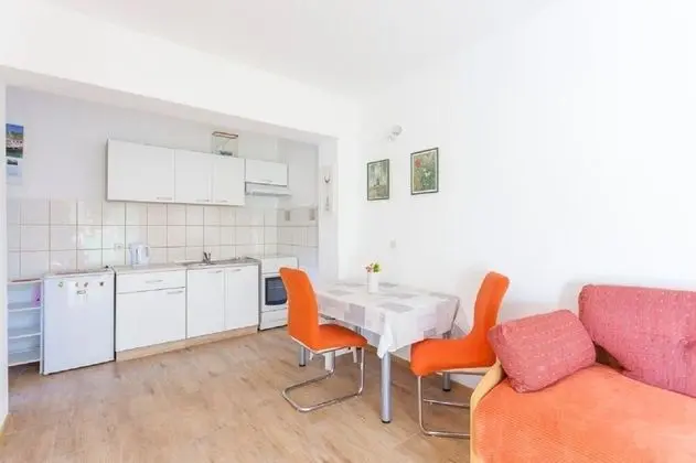Apart Daire (Tomislava - ground floor apartments -)