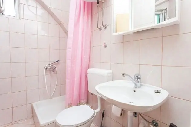 Apart Daire (Tomislava - ground floor apartments -)