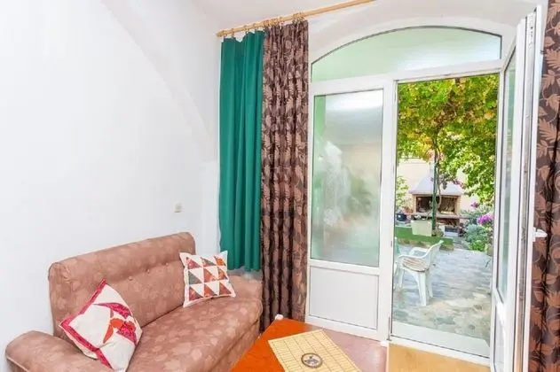 Apart Daire (Tomislava - ground floor apartments -)