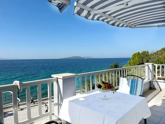 Apart Daire (Tomo - 10 m from beach - A1(2+2))