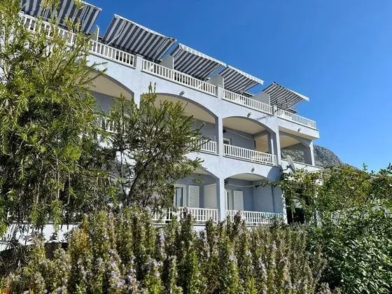 Apart Daire (Tomo - 10 m from beach - A1(2+2))