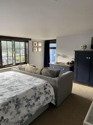 Design Tek Büyük Yataklı Oda, Banyolu/Duşlu