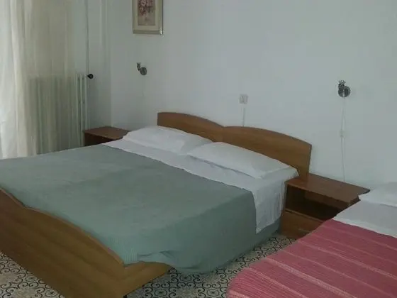 Üç Kişilik Oda
