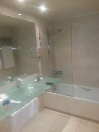 Üç Kişilik Oda