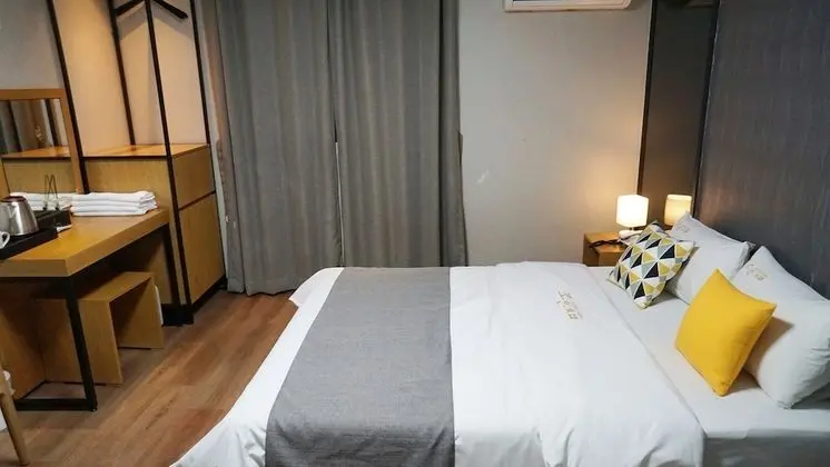 Standard Tek Büyük Yataklı Oda