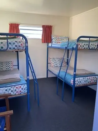 Standard Ortak Ranzalı Oda, Sadece kadınlar için, Ortak Banyo (Bed in 4 - Bed Female Only Dorm Room)