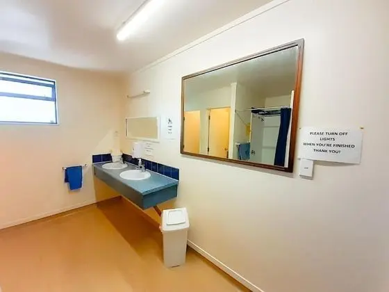 Standard Ortak Ranzalı Oda, Sadece kadınlar için, Ortak Banyo (Bed in 4 - Bed Female Only Dorm Room)