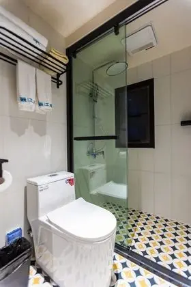 Standard Tek Büyük Yataklı Oda (East)