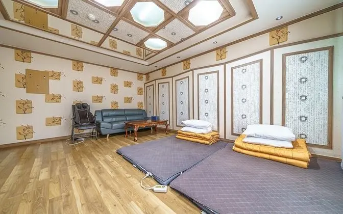 Oda (4 people Family Ondol Room (Bathtub f)
