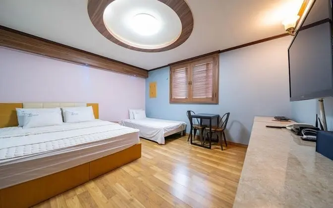 Oda (Twin Room for 3 People)