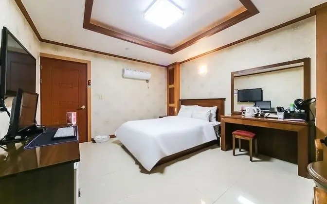 Oda (Standard Room (MAX 2 Person Netflix/Y)