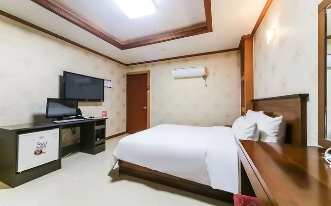 Oda (Standard Room (MAX 2 Person Netflix/Y)